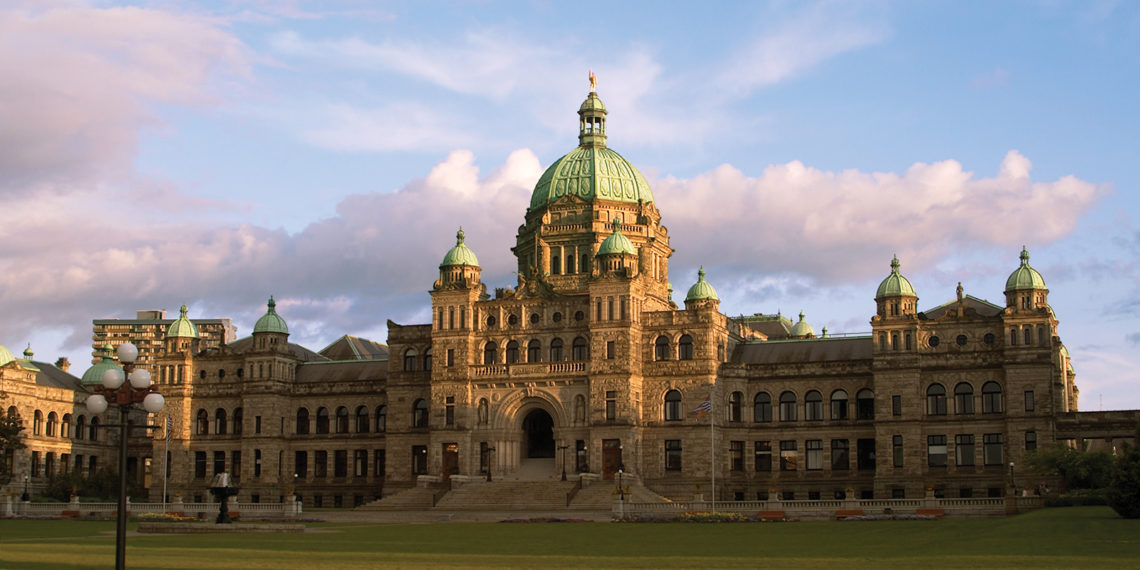 جامعة فيكتوريا كندا