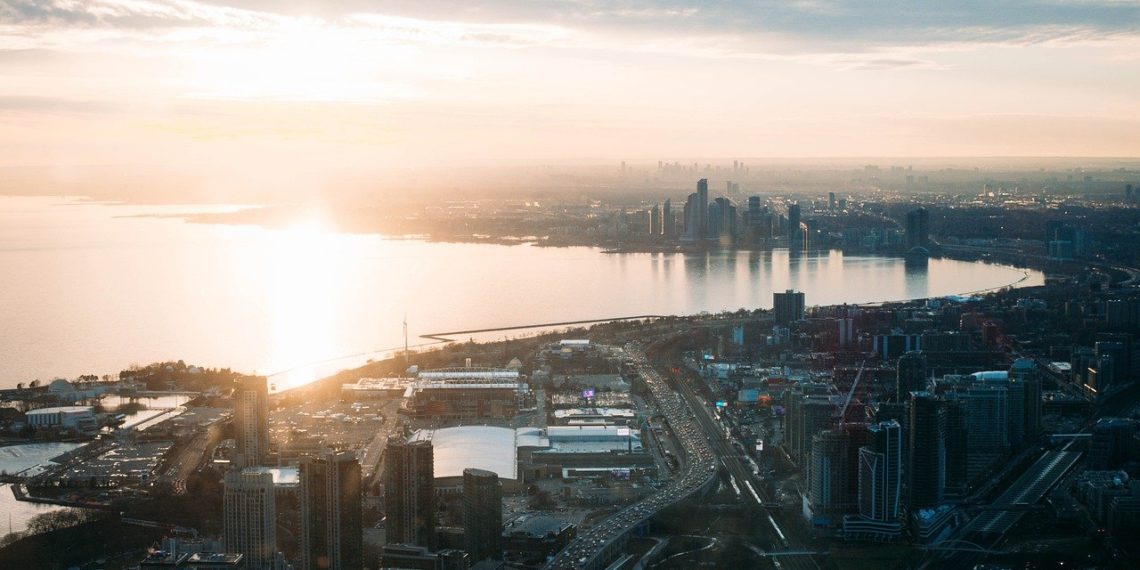 الإقامة الدائمة في كندا