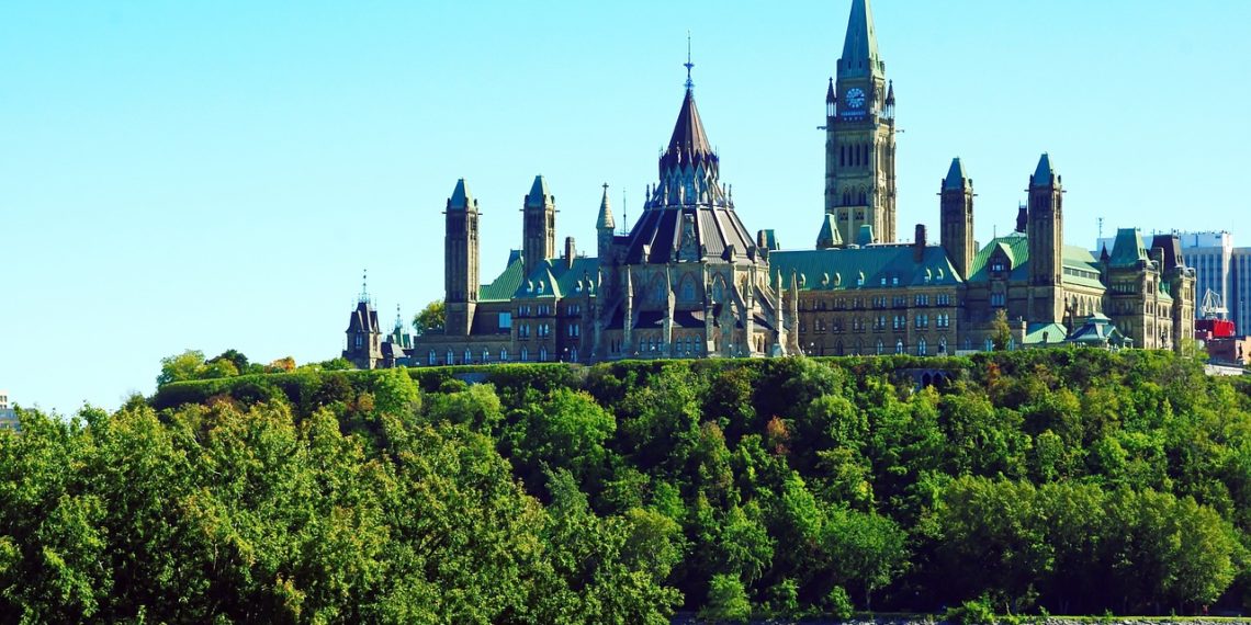 الزواج من مقيمة في كندا