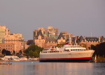 تصاريح العمل الكندية