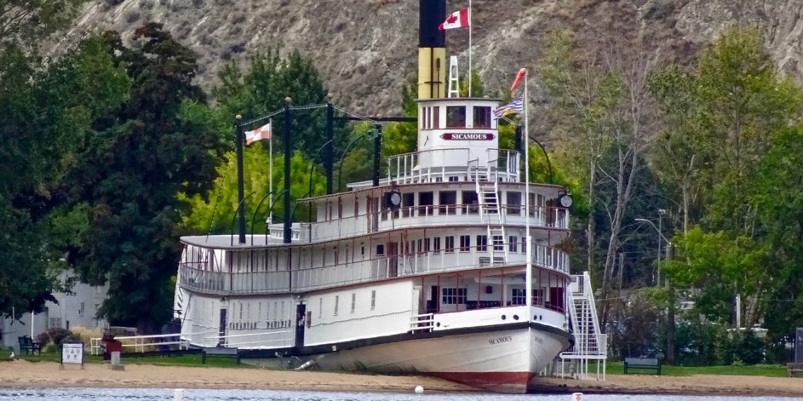 عقد عمل في كندا