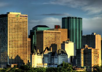 متوسط دخل الفرد في كندا