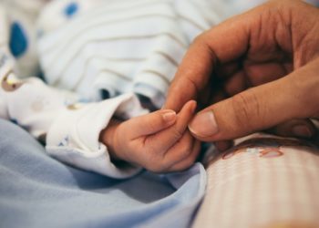 الولادة في امريكا بفيزا سياحية