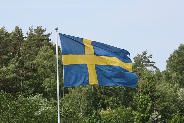علم السويد