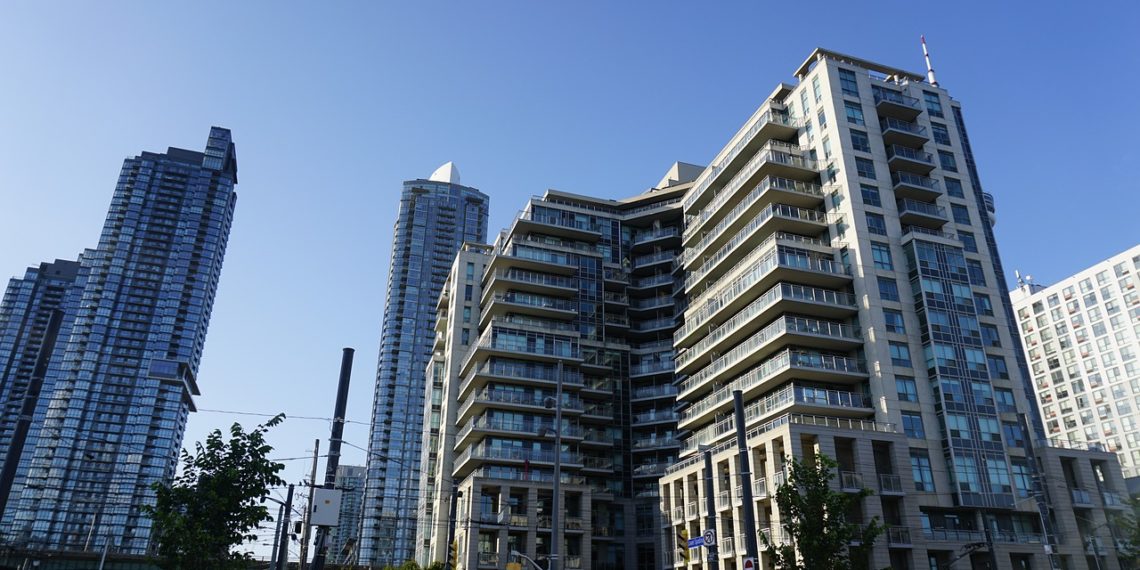 هل عليك التخلي عن جنسيتك الأصلية عندما تحصل على الجنسية الكندية