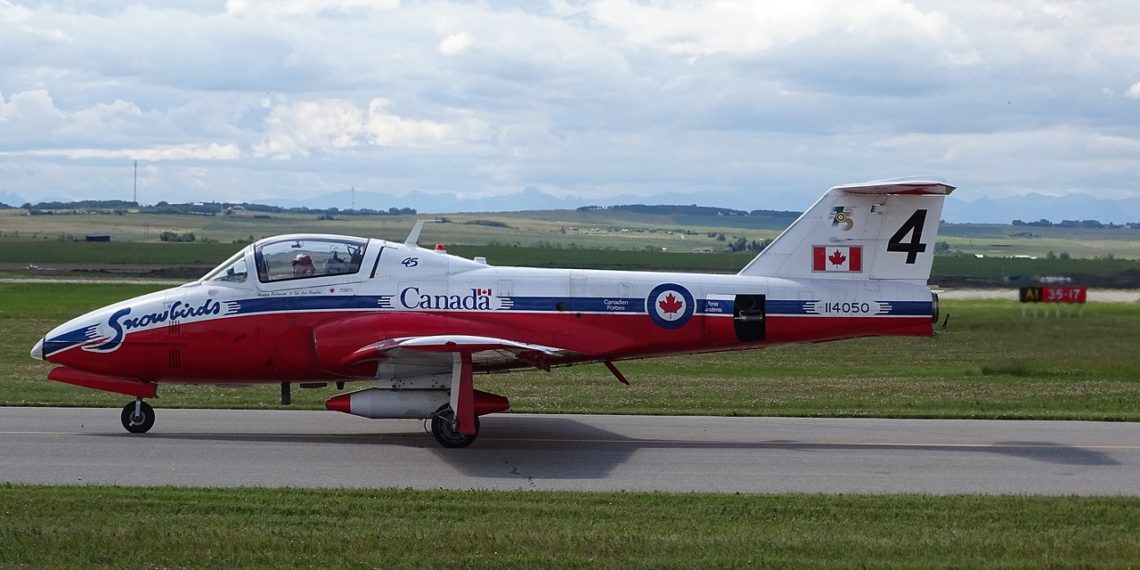 دراسة الطيران في كندا