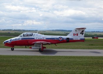 دراسة الطيران في كندا