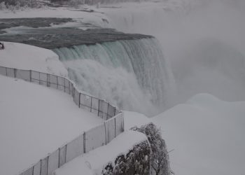 شلالات نياجرا في الشتاء