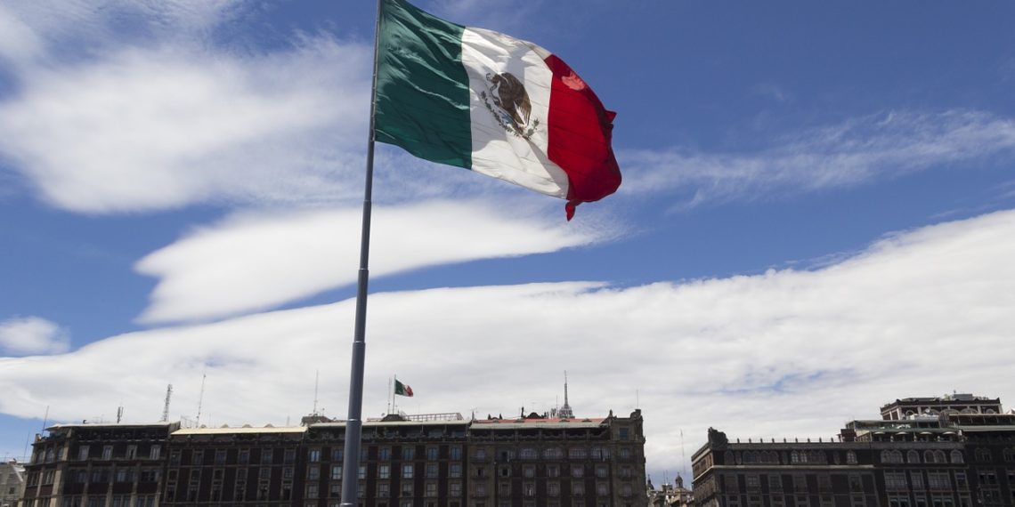 علم المكسيك