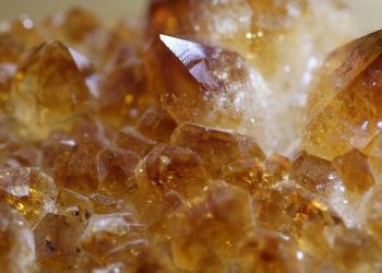 أغلى الأحجار الكريمة بالترتيب