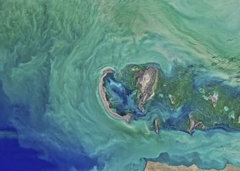 أكبر بحيرة في العالم