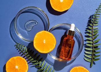 فوائد فيتامين سي c  الفوار للبشرة 