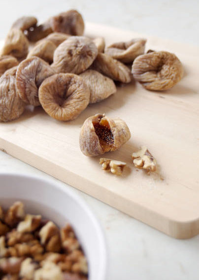 فوائد التين المجفف مع زيت الزيتون