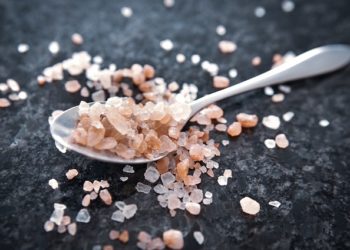 الفرق بين ملح الهملايا وملح البحر و الملح العادي 