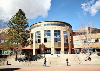 تحويل فيزا الدراسة إلى إقامة في كندا