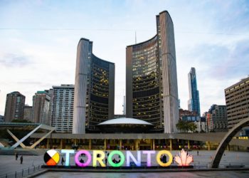 تورنتو عاصمة كندا الاقتصادية