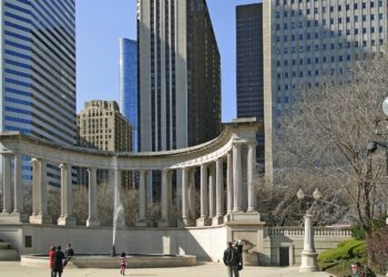 طقس شيكاغو على مدار العام