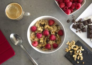 هل الكاجو يزيد الوزن