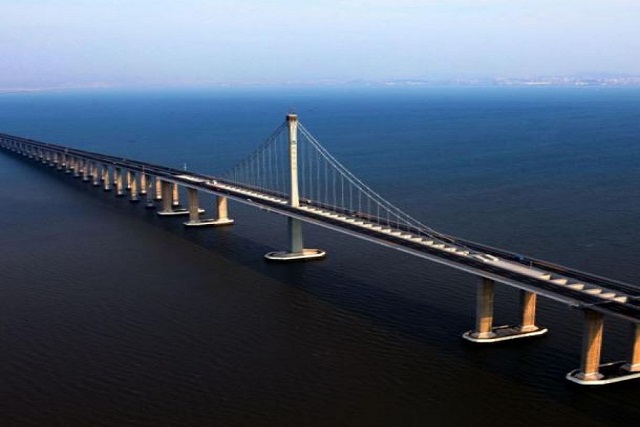 أطول جسر في العالم