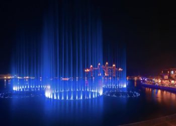 أطول نافورة في العالم