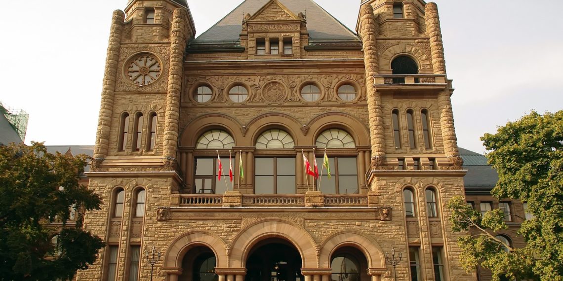 الدراسة في كندا مجانا