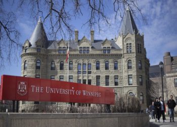 المنح الدراسية المجانية في كندا