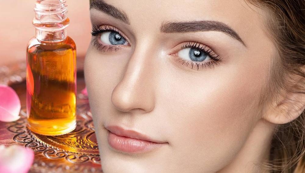 فوائد زيت الورد للبشرة