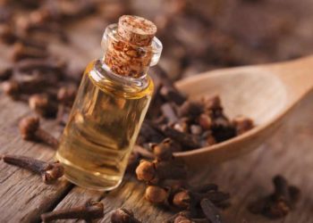 طريقة استخدام زيت القرنفل 
