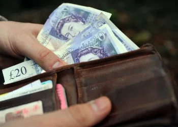 رواتب العمل في بريطانيا