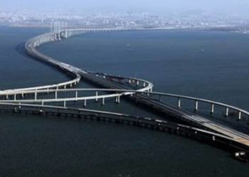 أطول جسر بحري في العالم 