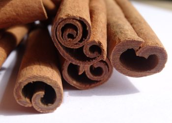 فوائد وأضرار القرفة 