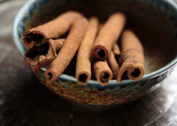 أضرار القرفة