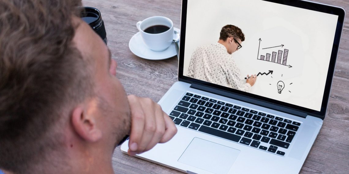 الدراسة عن بعد مجاناً في كندا