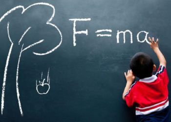 قانون نيوتن الثاني: فيديو مع شرح مبسط وأمثلة عملية من الحياة اليومية