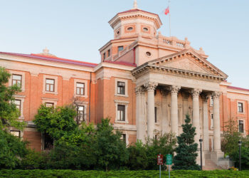 كيف احصل على منحة دراسية مجانية في كندا