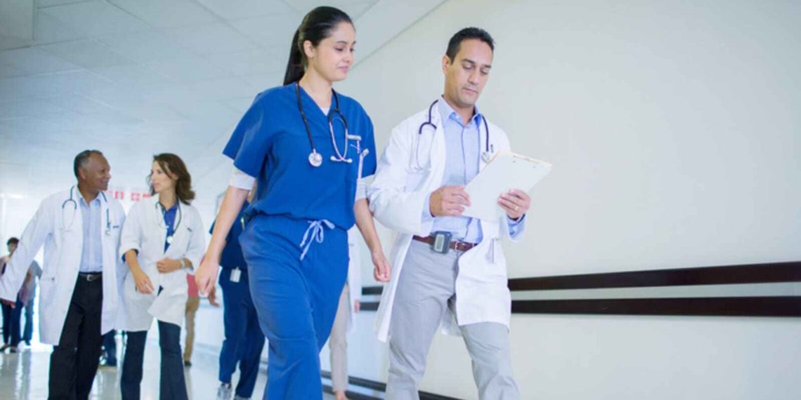 راتب الطبيب في كندا بحسب التخصص