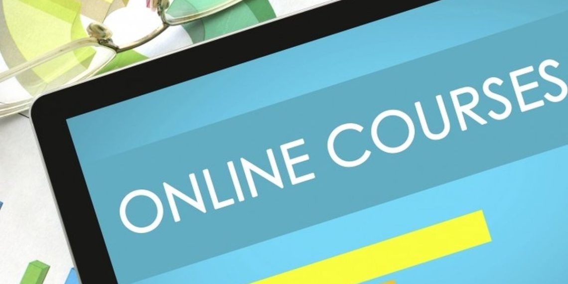 دورات مجانية عن بعد