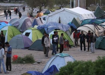 راتب اللاجئ في اليونان