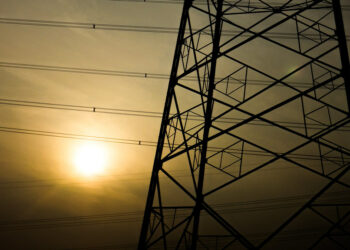 كيفية الحصول على تعويض نتيحة انقطاع التيار الكهربائي في ميشيغان