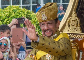 من هو سلطان بروناي 