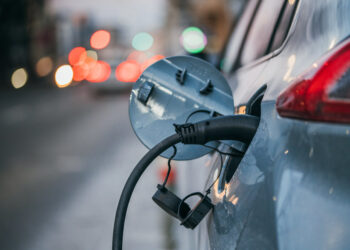 كيفية الحصول على ائتمان ضريبي لشراء سيارة كهربائية