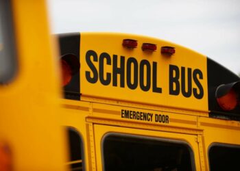 مع عودة الأطفال إلى المدرسة إليك قوانين الحافلات المدرسية وإرشادات السلامة في ميشيغان