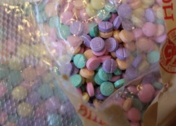 ضبط الآلاف من حبوب “الفنتانيل” والسلطات تحذر من اتجاه جديد يستهدف الأطفال