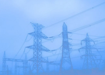 أكثر من 153000 انقطاع للتيار الكهربائي في ميشغان بسبب العواصف الشديدة