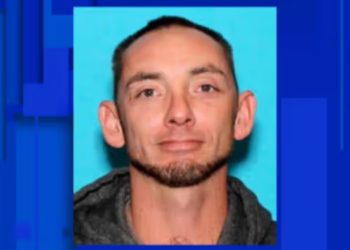 توجيه اتهامات لرجل بسبب مشاركة مواد إباحية مع الأطفال