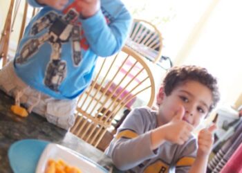 فوائد الكاكا للأطفال