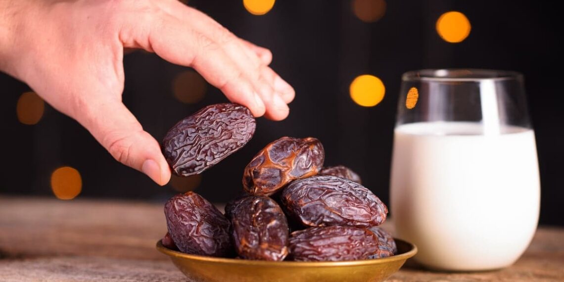 فوائد التمر مع الحليب